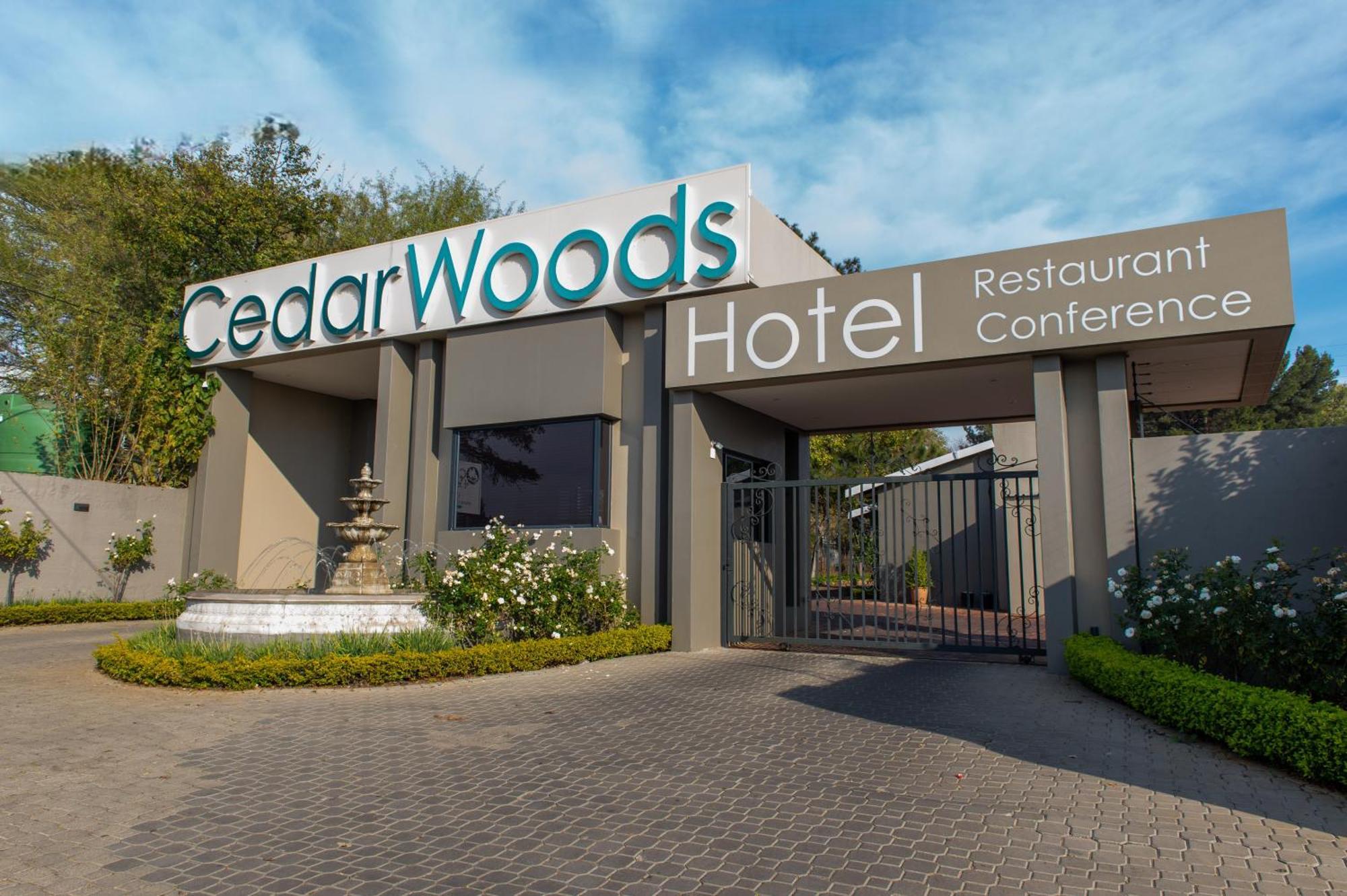 Cedarwoods Of Сэндтон Экстерьер фото